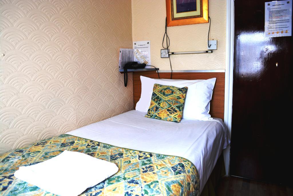 Falcon Hotel Londra Cameră foto